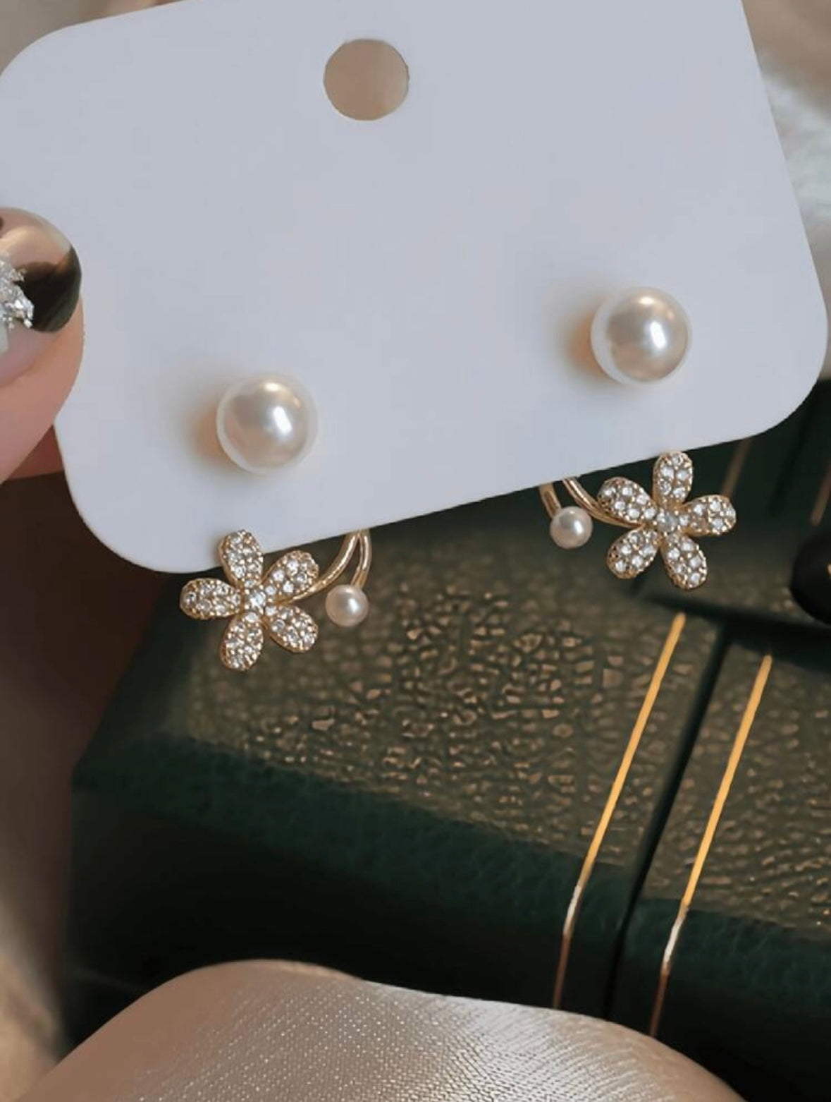 Rhinestone & Faux Pearl Leaf Flower Stud Earrings