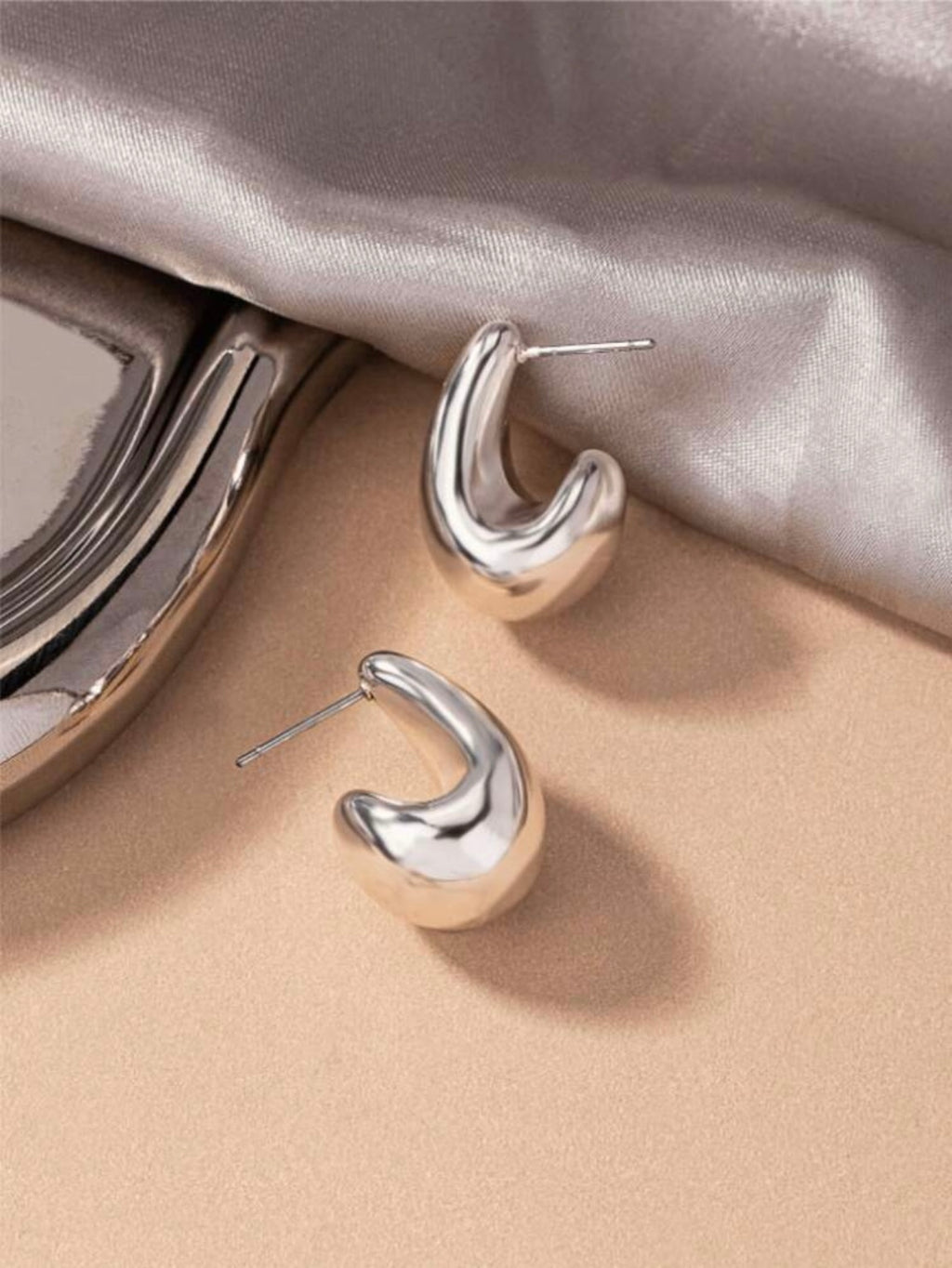 Geometric Teardrop Earrings | Elevate any outfit |