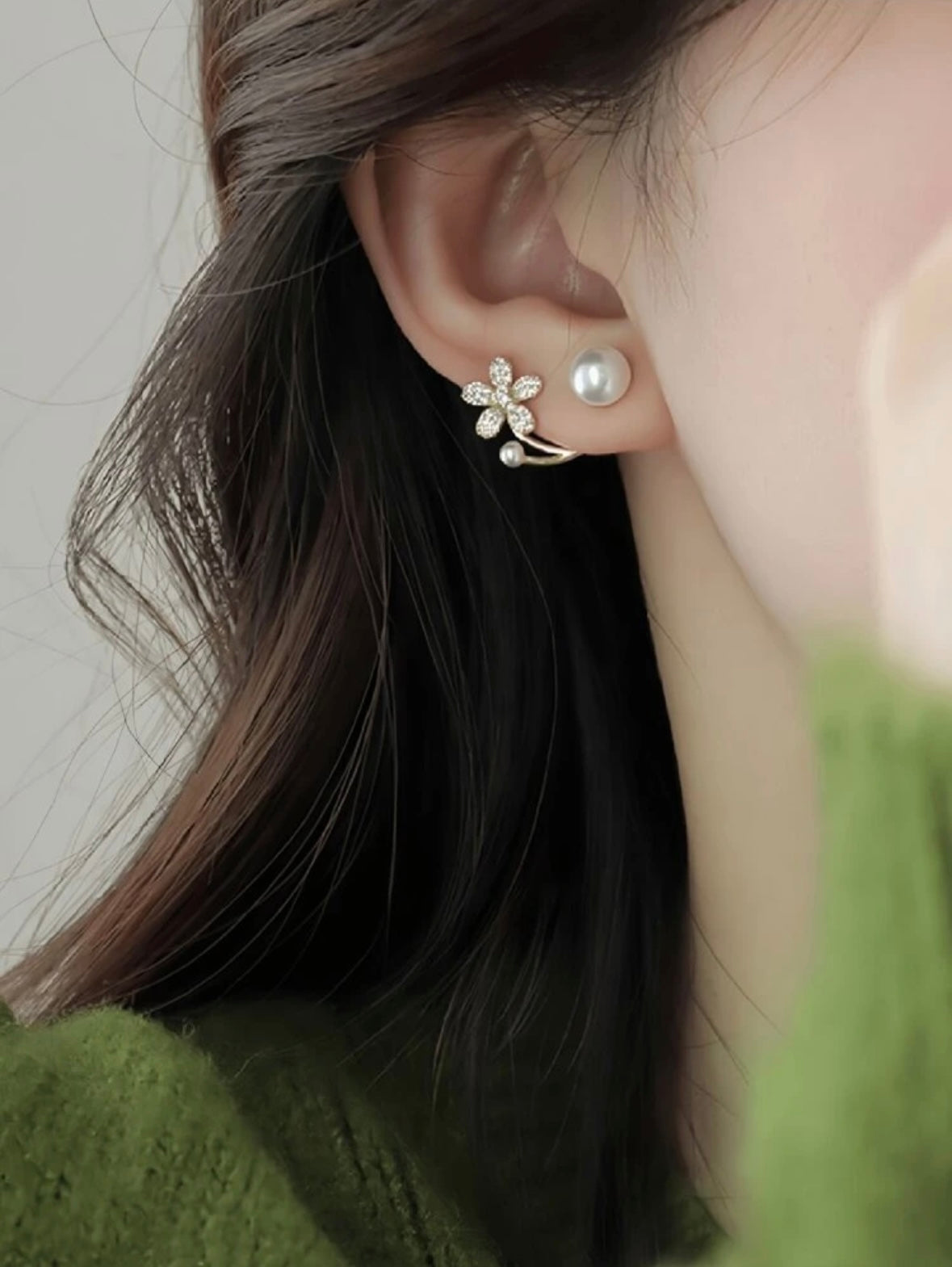 Rhinestone & Faux Pearl Leaf Flower Stud Earrings