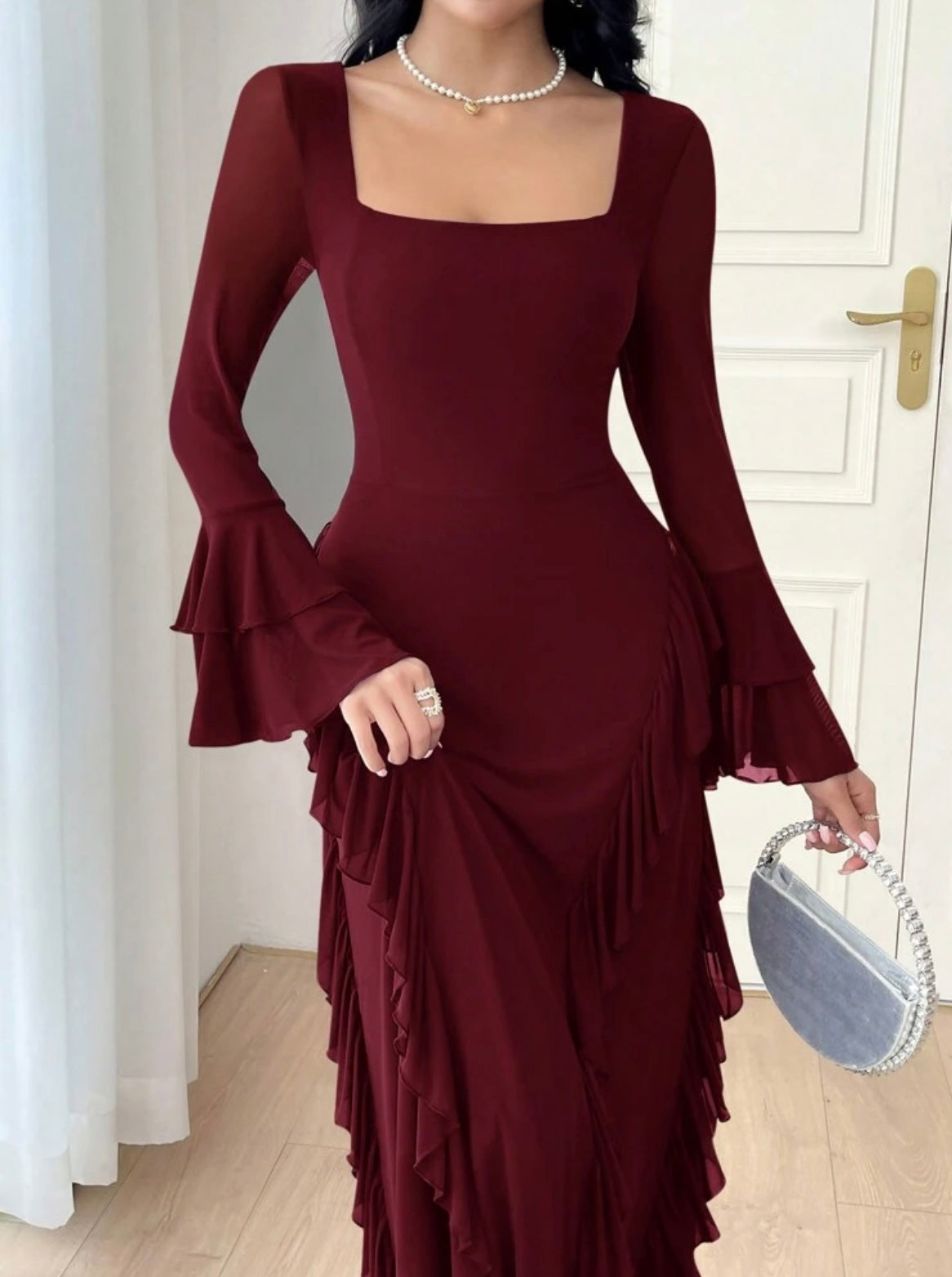 Women's  Stylish Silhouette | Square Neckline | Long sleeves |