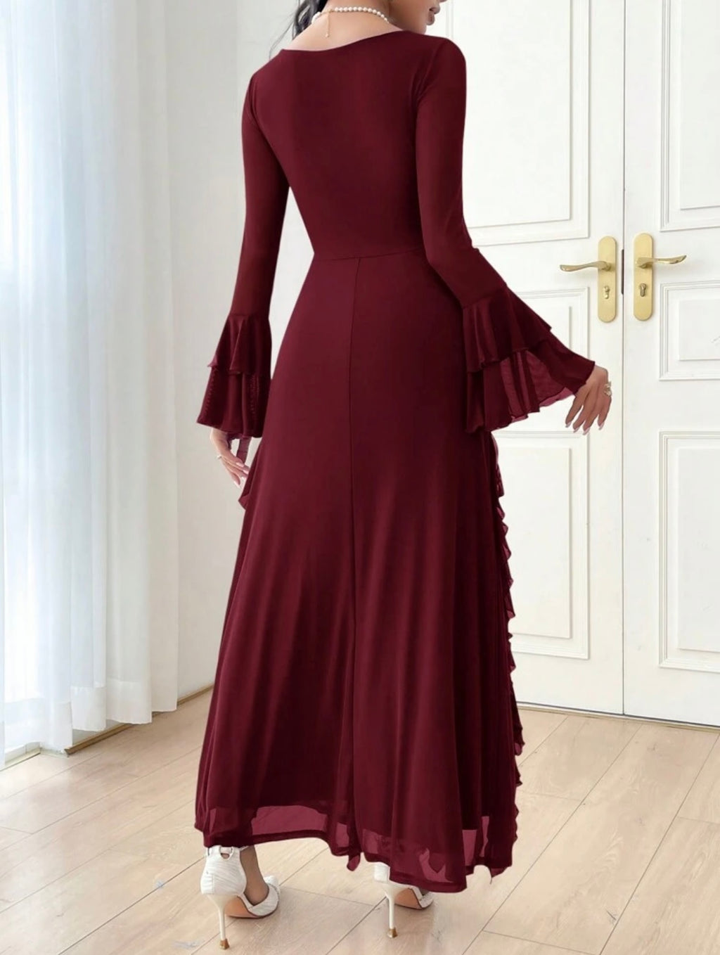 Women's  Stylish Silhouette | Square Neckline | Long sleeves |